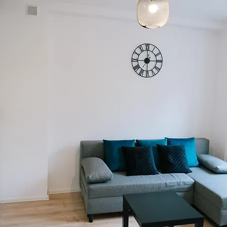 Ochota - Location, Park&tram Nearby - By Rentujemy *