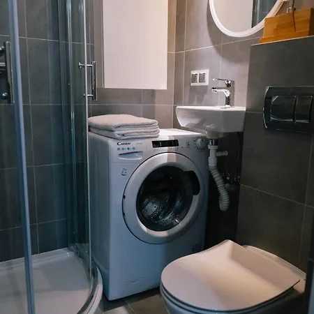 Ochota - Location, Park&tram Nearby - By Rentujemy 公寓 *